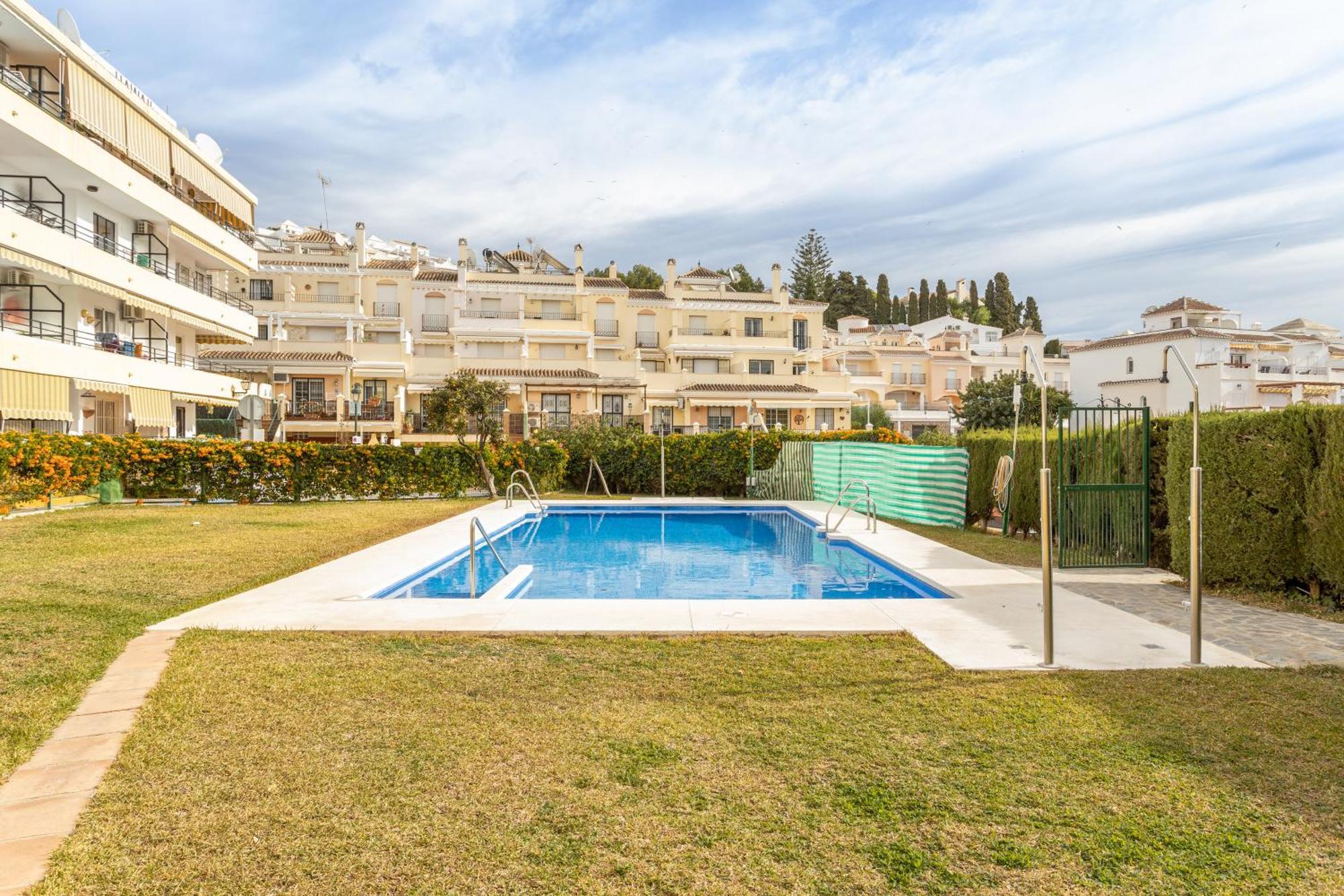 Bright And Spacious 2 Bed Apt Nerja Extérieur photo